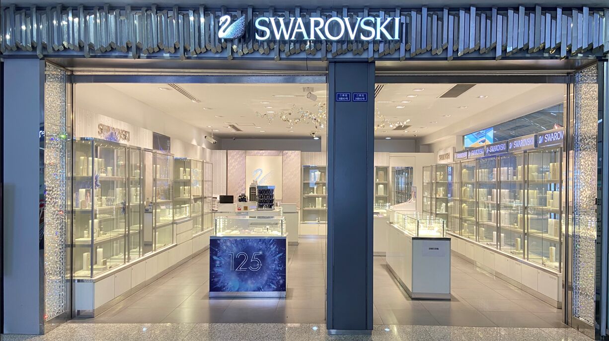 SWAROVSKI（154登机口旁T2）