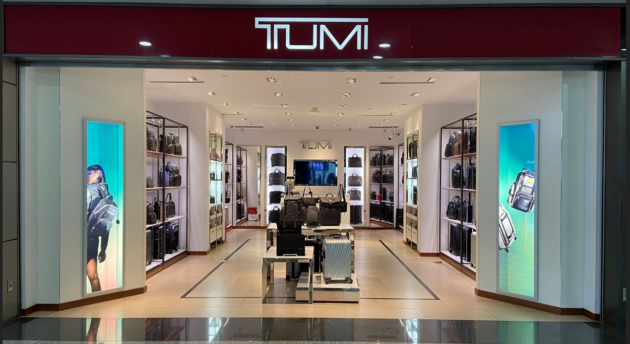 TUMI（143登机口旁T2）